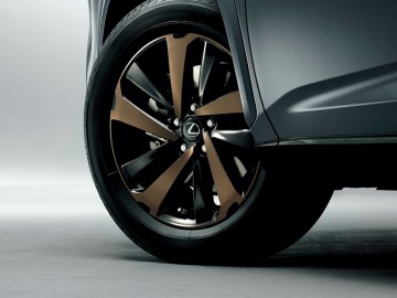 Lexus NX w nowych wersjach